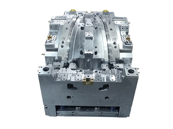 Full-range Molds For Automotive Lighting 